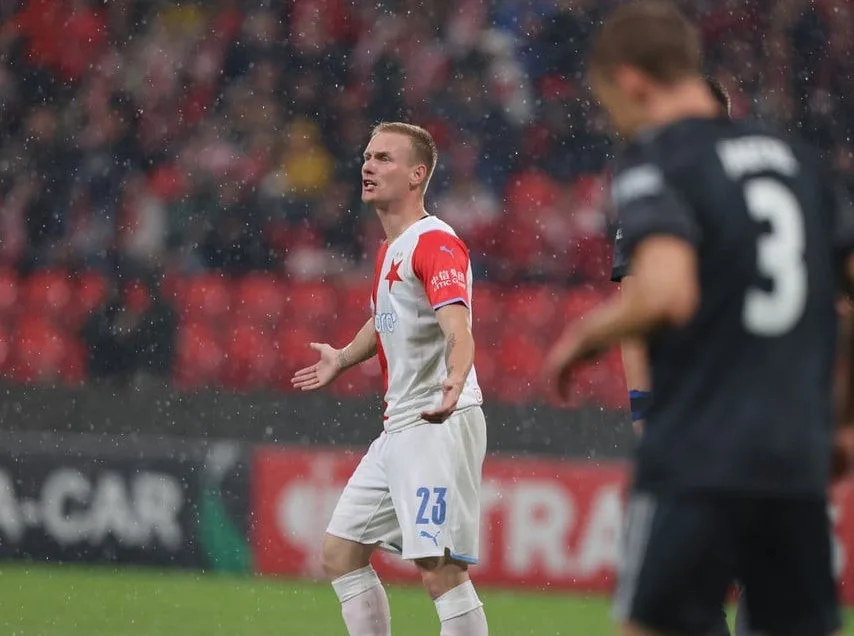 Fotbalisté Slavie v dlouhé přesilovce porazili Union Berlín 3:1