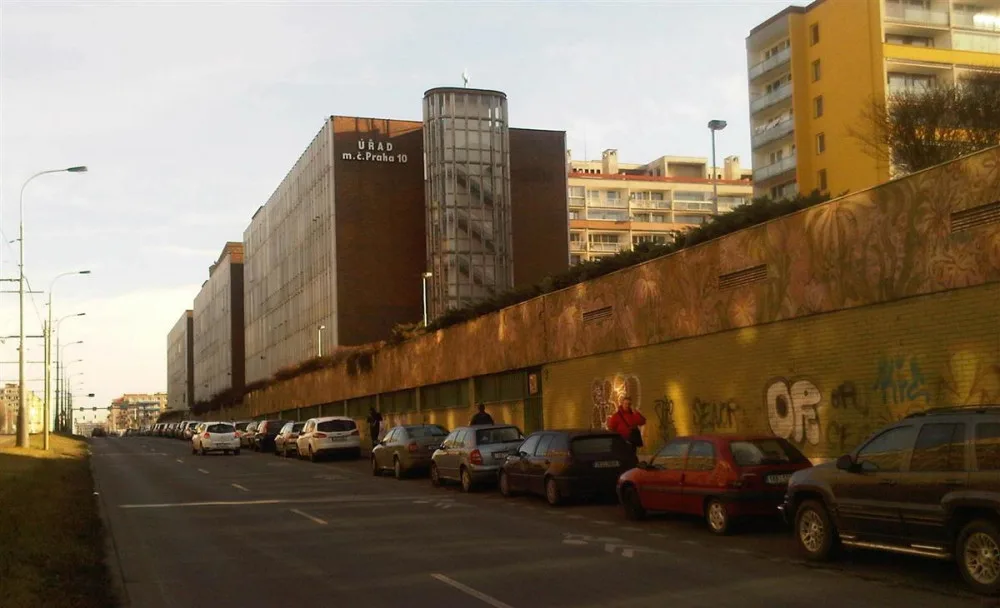 Praha 10 se dočká rekonstrukce radnice. Bude stát přes miliardu korun