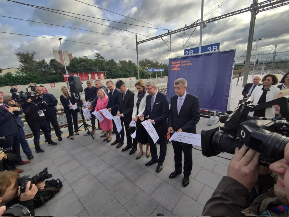 Praha má nové vlakové nádraží. Ode dneška se cestující svezou na Zahradní Město
