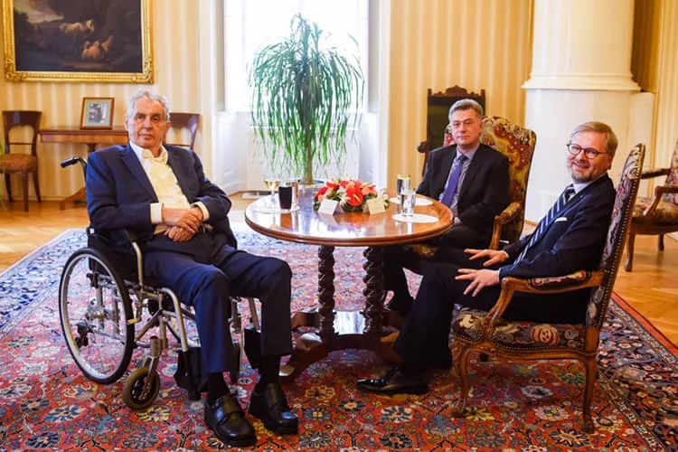 Prezident se sejde s lídrem SPOLU Petrem Fialou. Zatím není jasné kdy