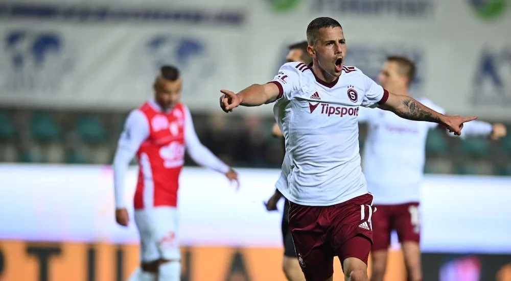 Sparta porazila v 11. kole první ligy Pardubice 4:2. Na vedoucí Plzeň tak ztrácí čtyři body