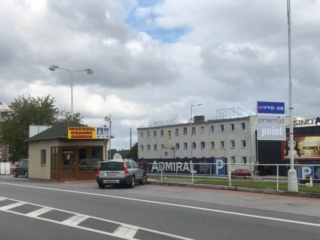 Prodej dálničních známek na hraničním přechodu využívá neznalosti cizinců. Nejsme žádní podvodníci, brání se společnost