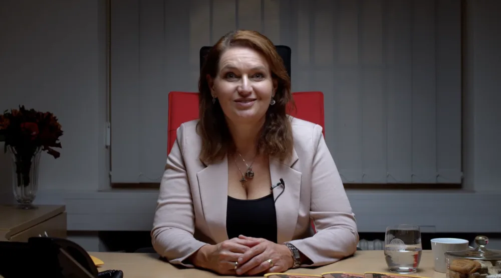 První žena v čele Univerzity Karlovy. Rektorkou se dnes stala Milena Králíčková