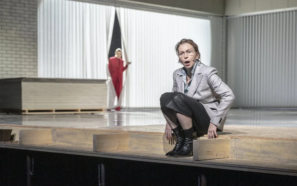 Premiéra nové hry Národního divadla představí drama o ženě v přelomové době v hlavní roli se Zuzanou Stivínovou