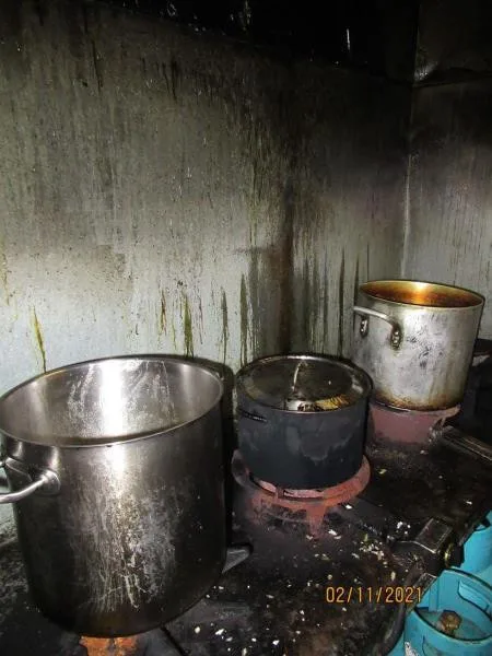Neuvěřitelný nepořádek a všudypřítomný myší trus. Inspekce zavřela restauraci v Sapě