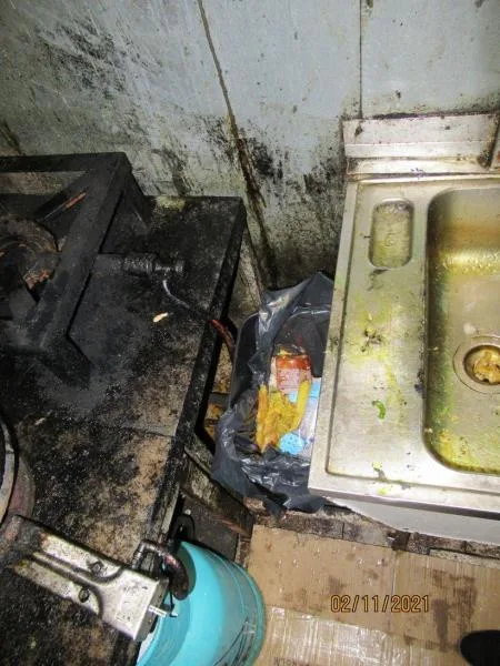 Neuvěřitelný nepořádek a všudypřítomný myší trus. Inspekce zavřela restauraci v Sapě