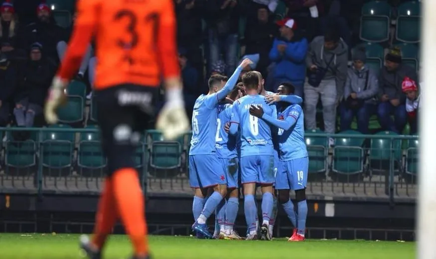 Slavia v Ďolíčku rozdrtila Pardubice 5:0. Všechny góly dala ve druhém poločase a vede ligu