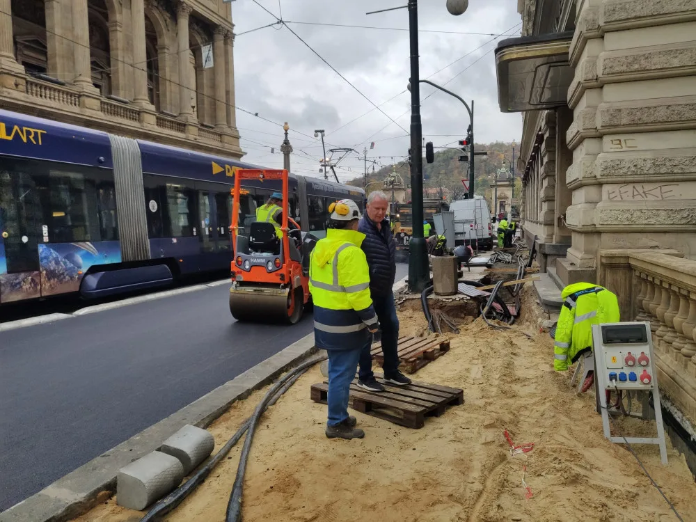 Oprava mostu na Národní je u konce. Začíná rekonstrukce kanalizace v Divadelní