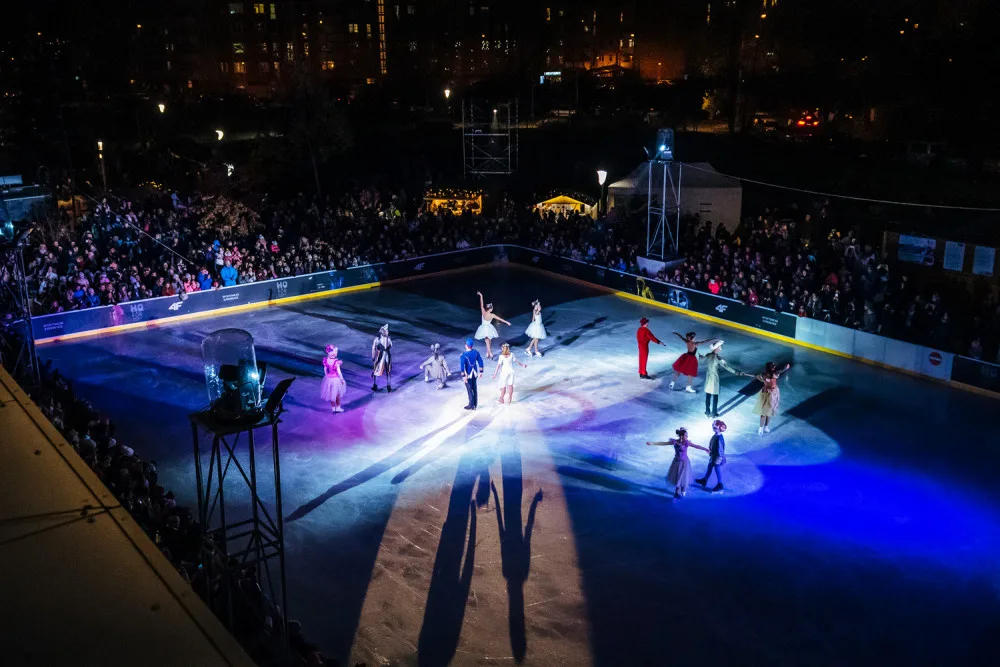 Přivítejte advent s krasobruslařskou, akrobatickou a multimediální show