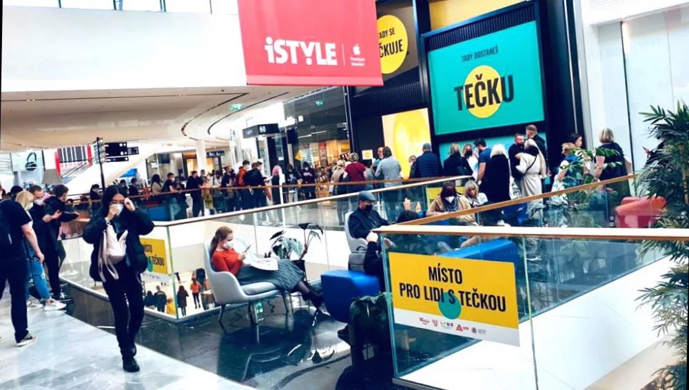 Páteční fronty na Chodově.