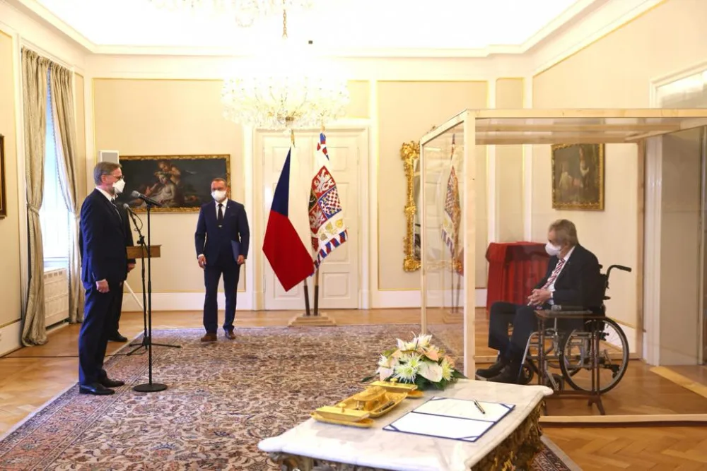 Prezident Zeman jmenoval novým premiérem Fialu.
