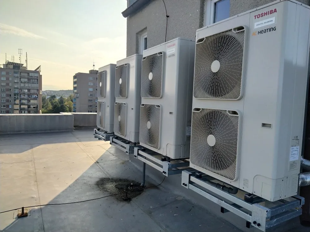 Energetický trh s prudkými výkyvy zasáhl i centrální vytápění v bytových domech. Co s tím? Hledejte nové zdroje