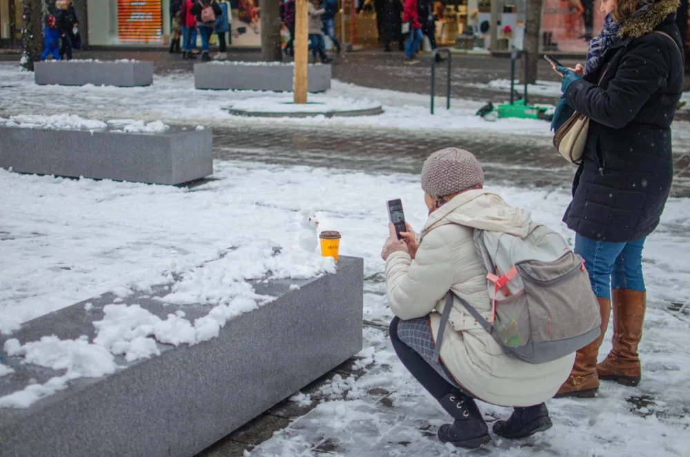 FOTOGALERIE: Praha pod sněhem. Podívejte se na fotky ze zasněženého hlavního města