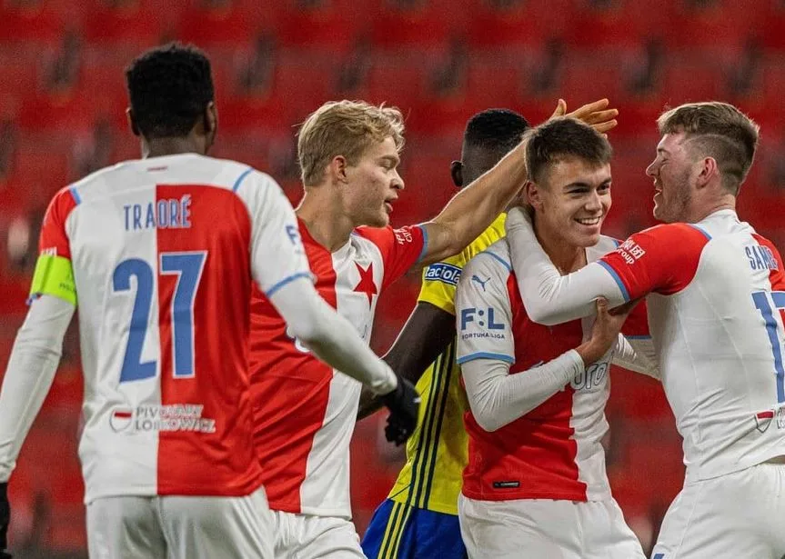 Slavia porazila Zlín 3:1 a postoupila do čtvrtfinále domácího poháru