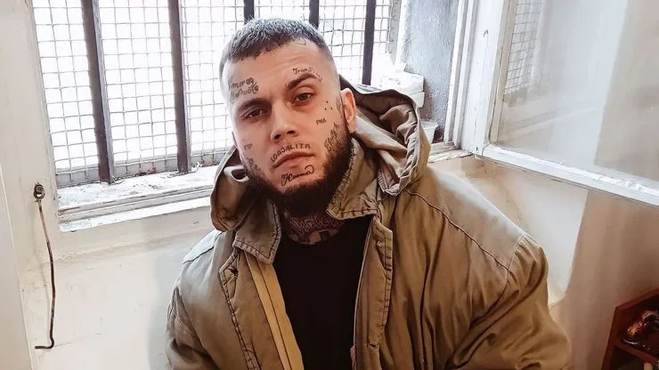 Kontroverzní rapper Beránek natočil ve vězení klip. Kde přišel k telefonu, šetří vězeňská služba.