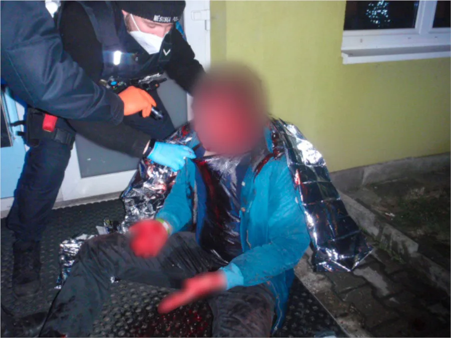Policisté zachránili opilého muže. Manželka poslala dojemné poděkování