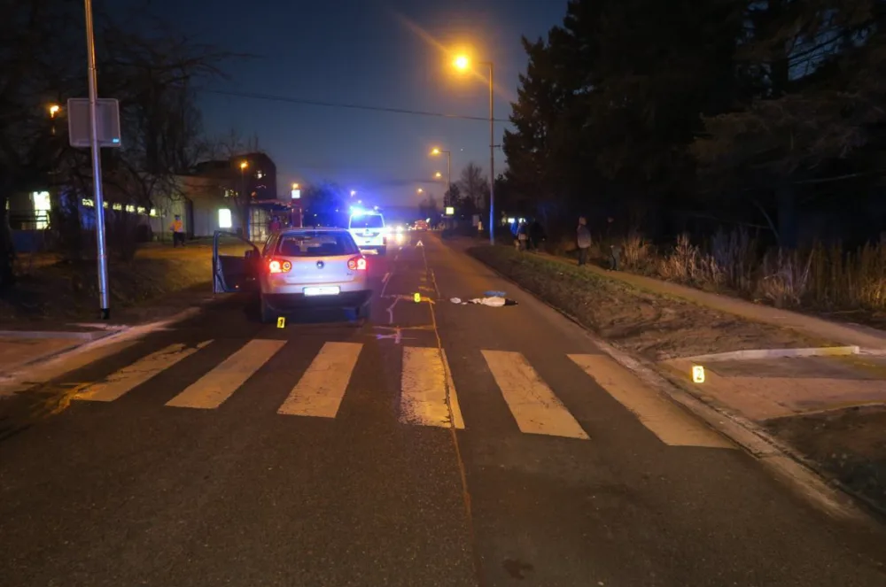 Senior nepřežil srážku na přechodu pro chodce. Policisté nyní pátrají po svědcích tragické události