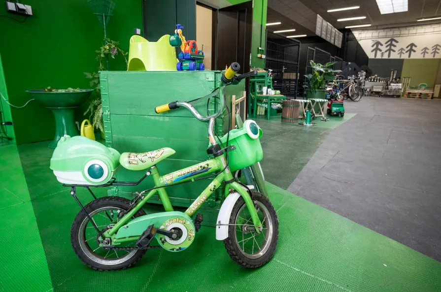 Starým věcem nový život. Obliba re-use center roste napříč republikou, lidé zde vybaví domácnost prakticky zadarmo