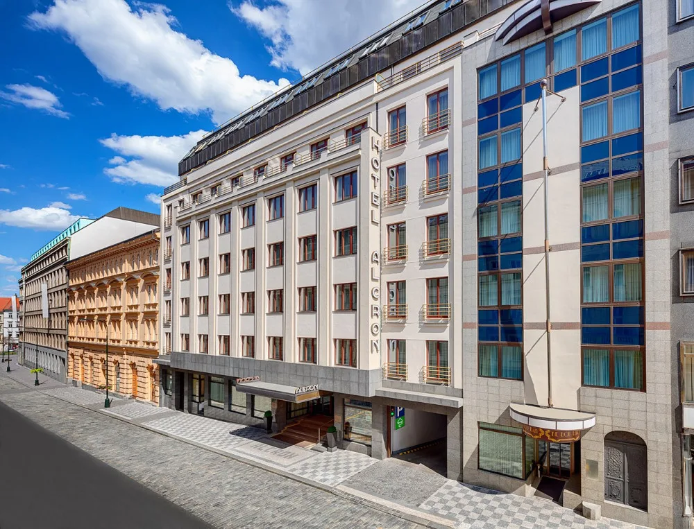 Konec jedné éry hotelu Alcron. Majitelé investovali zhruba půl miliardy do rekonstrukce a oživení gastronomie