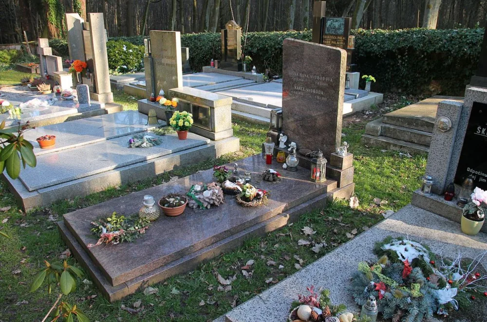 Karel Svoboda patřil k největším postavám pop music. Zastřelil se před patnácti lety