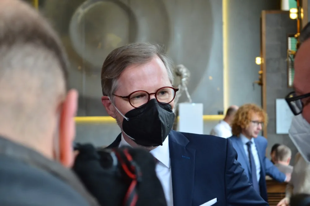 Od 1. března bude z opatření platit prakticky jen nošení respirátorů, tvrdí Fiala
