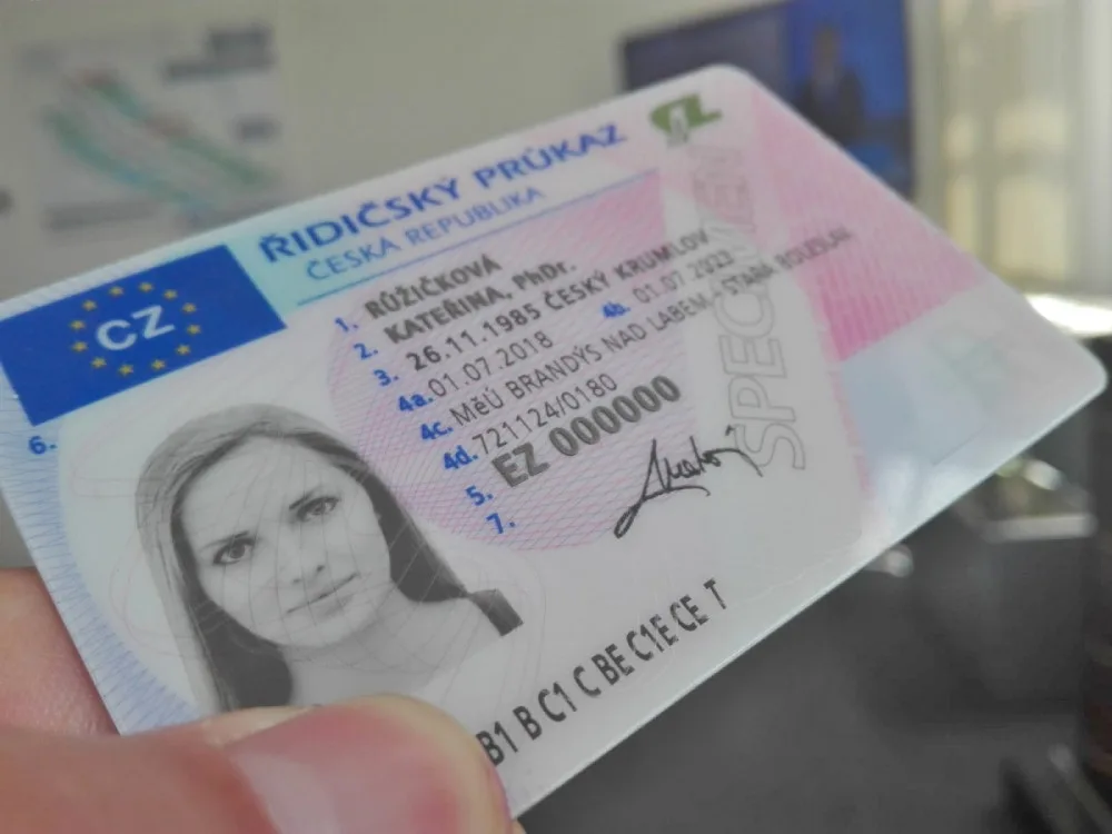 Potvrzení o občance přichází z mailu elektra. Se stížnostmi jsme se setkali, přiznává vedení obchodu