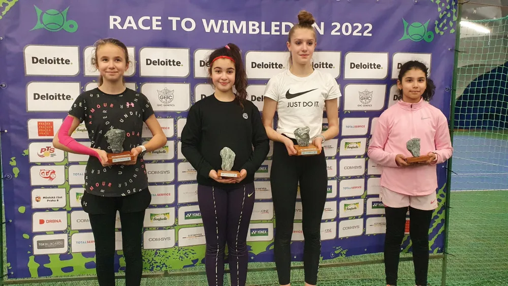 Série turnajů mladých tenisových nadějí Race to Wimbledon je ve své polovině
