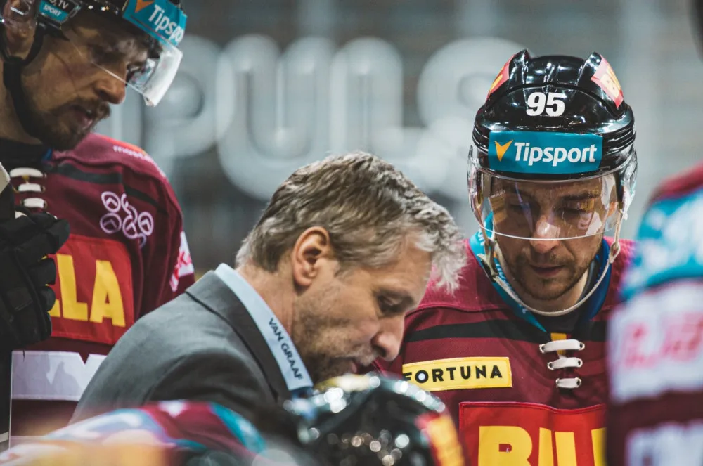 Sparta po nájezdech prohrála s Vítkovicemi 2:3. Vítězný gól vstřelil Marosz