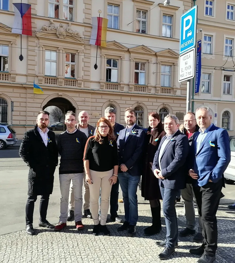 Podívejte se, které městské části vyvěsily ukrajinskou vlajku