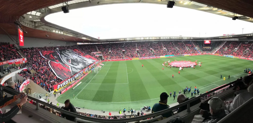 Nedělní derby v Edenu bude po dlouhé době vyprodané. Na bezpečnost budou dohlížet stovky policistů