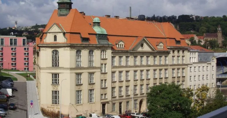 Gymnázium Na Zatlance se dočká nové tělocvičny. Hotovo by mělo být už příští rok