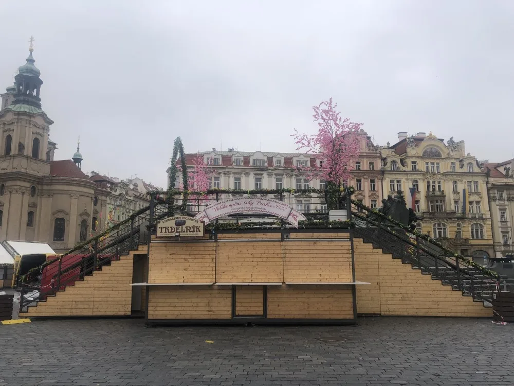 Velikonoční trhy na Staroměstském náměstí začnou v sobotu. S méně stánky a bez pódia