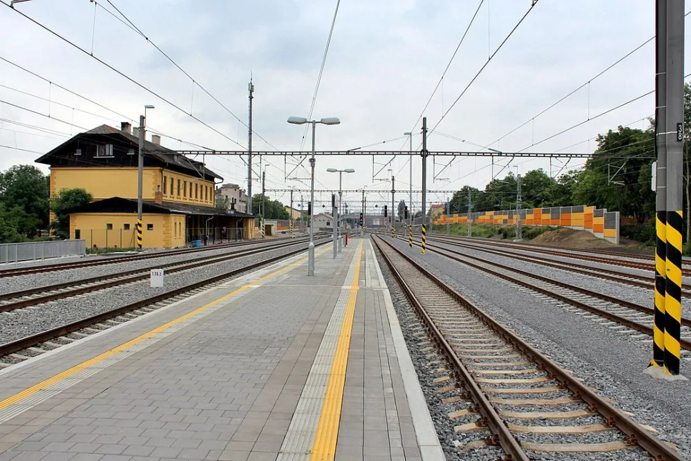 nehoda, tramvaj, vlak, smrt, doprava, hostivař, motol