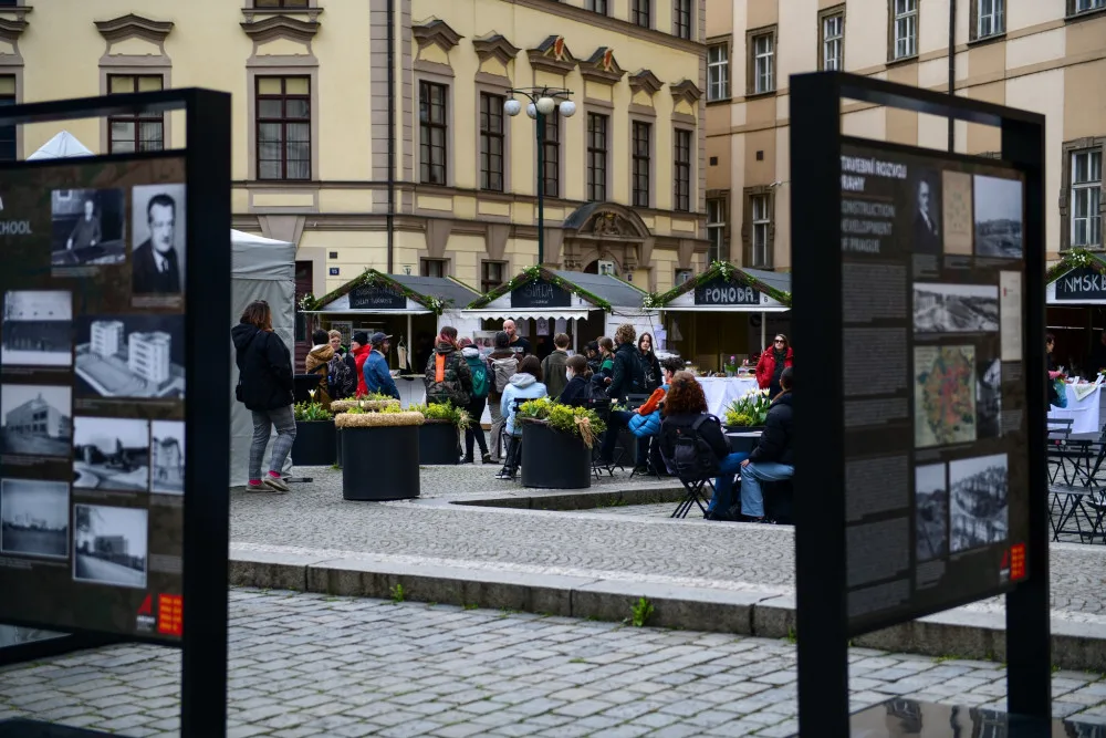 16494259607842-241-velikonocemarianskenamesti