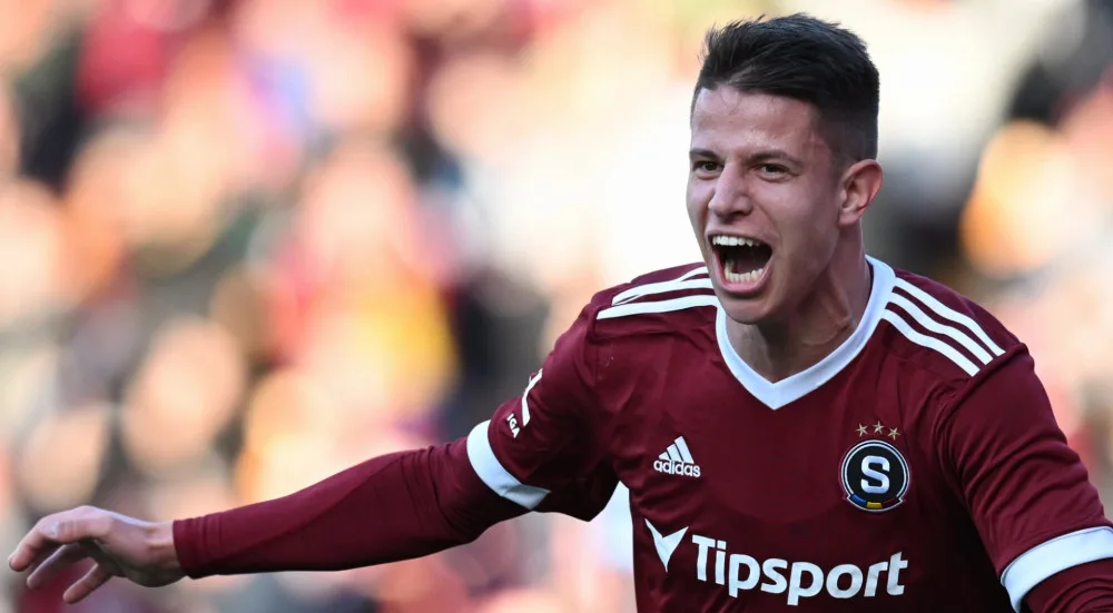 Sparta zvítězila 3:1 nad Slováckem. Na vedoucí Slavii ztrácí čtyři body