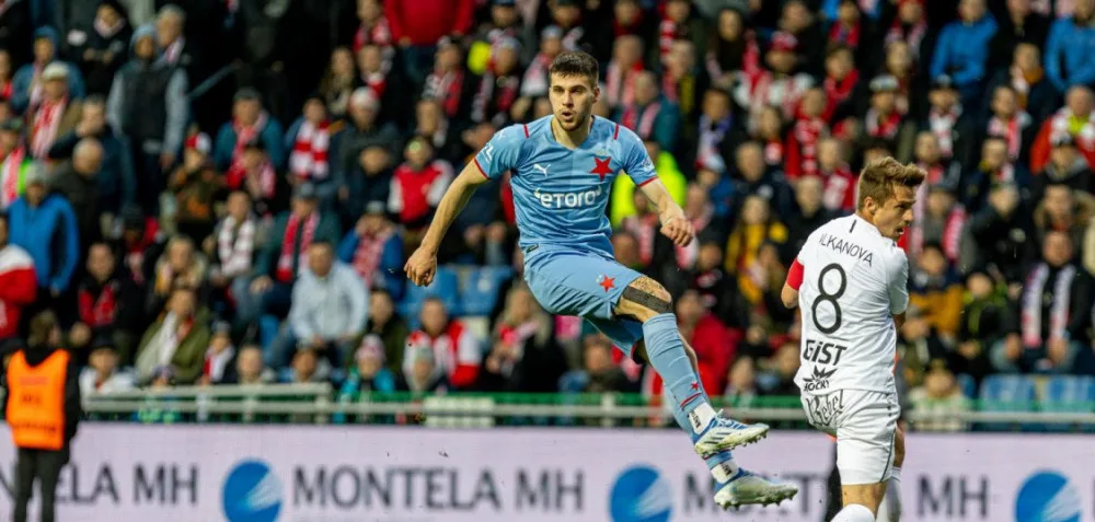 Slavia prohrála 3:4 s Hradcem Králové. Tabulku vede Plzeň