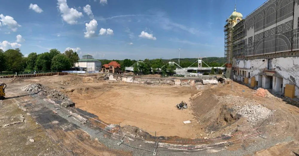 VIDEO: Podívejte se do útrob Průmyslového paláce, kde probíhá unikátní rekonstrukce