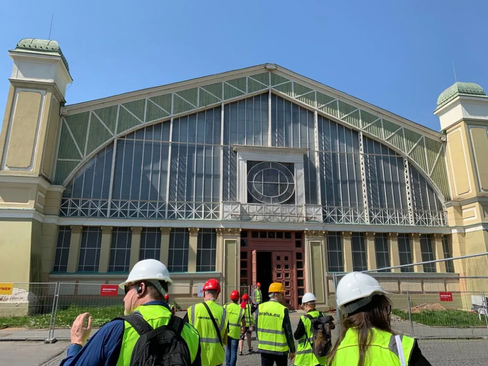 VIDEO: Podívejte se do útrob Průmyslového paláce, kde probíhá unikátní rekonstrukce