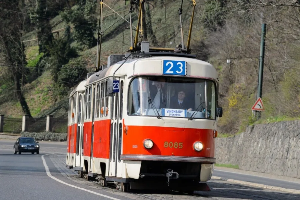 Na trať se vrací tramvajová linka 23. Jezdit na ní budou jen retro vozy