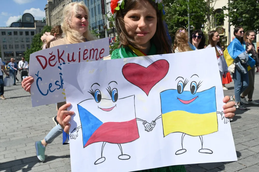 Děkujeme, Česká republiko! Prahou prošel průvod Ukrajinců