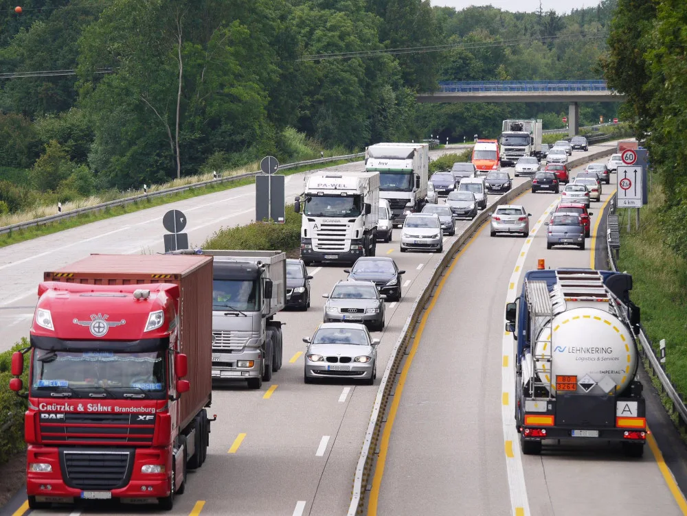 Macinka chce vyřešit šikanu řidičů v Praze. Do voleb vyráží s novou stranou Motoristé sobě