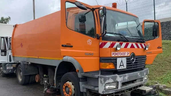 VIDEO: Kupte si tramvaje nebo stroj na čištění silnic. Dopravní podnik prodává majetek