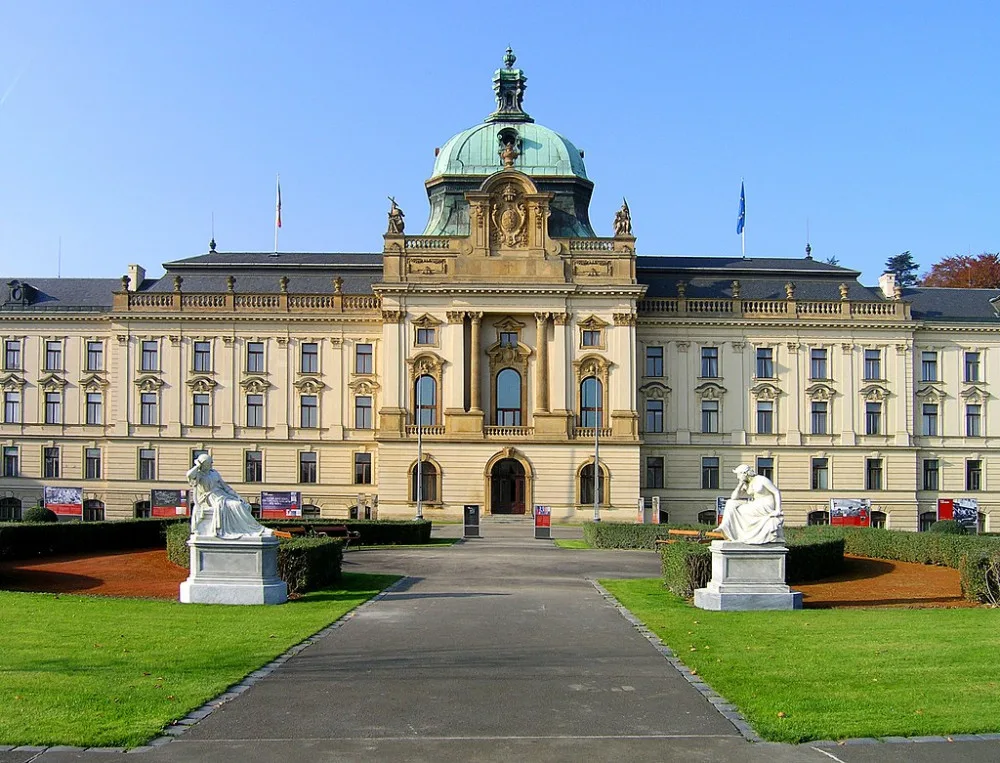 Zahrada Strakovy akademie.