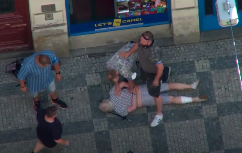 Vrah z Vinohrad, který loni zastřelil zaměstnankyni úřadu práce v Praze, jde dnes k soudu