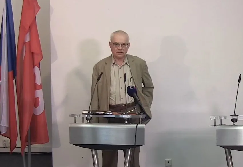 Vladimír Špidla na tiskové konferenci.