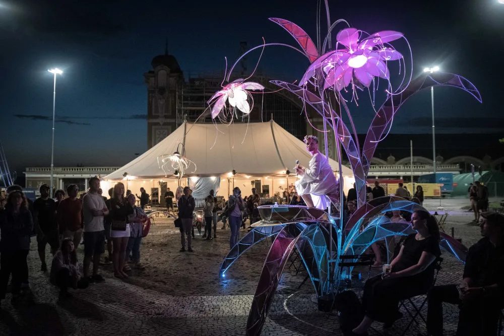 Festival Za dveřmi