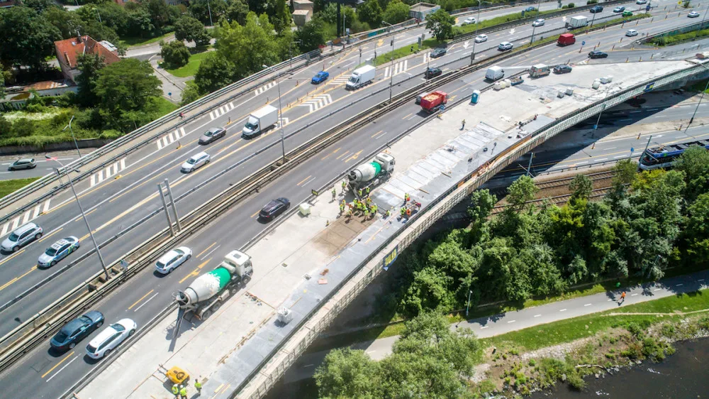 Barrandovský most dostal speciální beton.