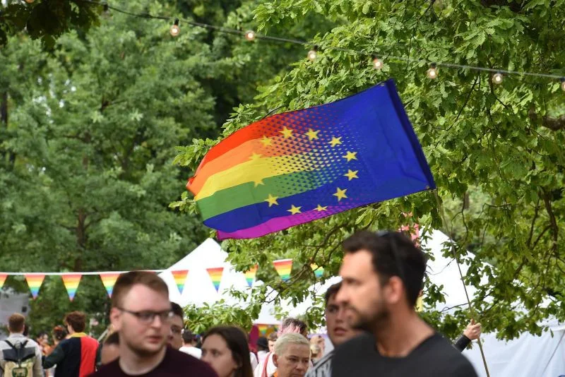 Prahou 13. srpna projde znovu po třech letech duhový průvod Prague Pride