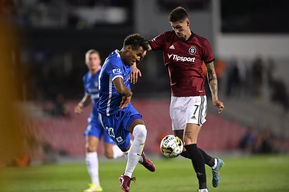 Sparta vstoupila do ligy domácí prohrou 1:2 s Libercem