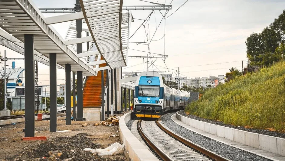 Na Černém mostě vzniknou dvě lávky. Umožní rychlý přestup z vlaku na metro